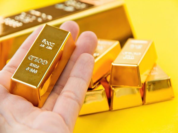 Mengapa harga  emas  bisa turun Dari segi investasi 